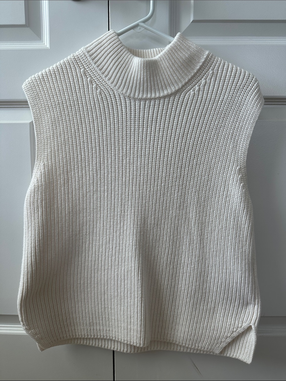 Abercrombie and Fitch Sleeveless Turtleneck Knit Sweater Vest